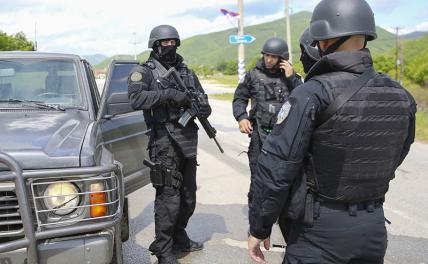 Косовский спецназ вступил в схватку с сербами, на место выдвинулись колонны бронемашин