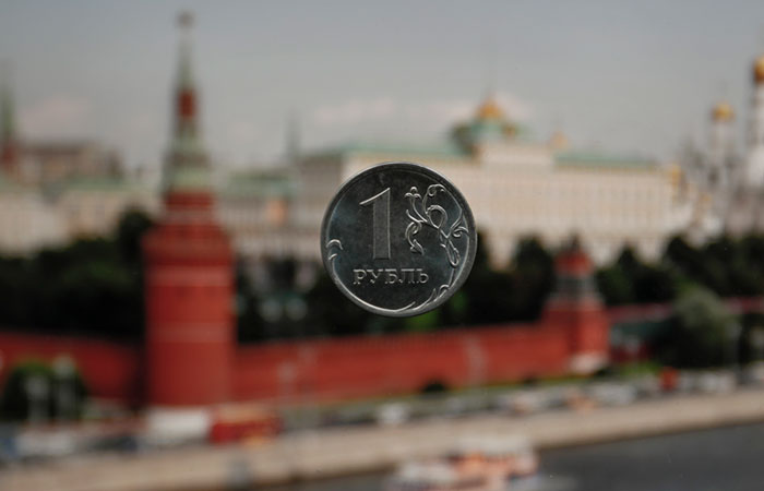 Рубль в четверг сумел отыграть значительную часть утренних потерь