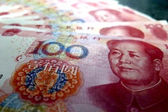Аналитик описал будущее доллара и юаня из-за тайваньского кризиса