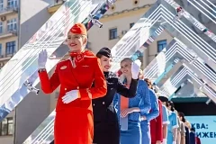 «Аэрофлот» представил ко Дню Москвы модный показ формы бортпроводников