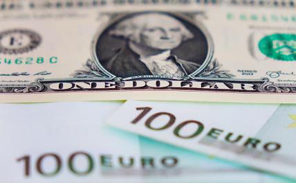Новости курса валют: Сбербанк установил цену доллара и евро