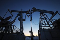 Россия приняла решение сократить добычу нефти