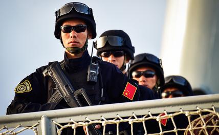 Китайский спецназ ВМС спас от пиратов полторы тысячи кораблей
