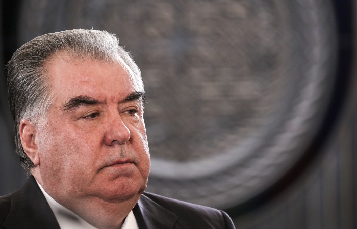 Президент Таджикистана отправился в Москву для участия в праздновании Дня Победы