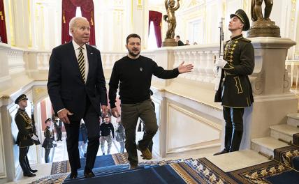 Лукьянов назвал визит Байдена в Киев удачей в политико-психологической войне