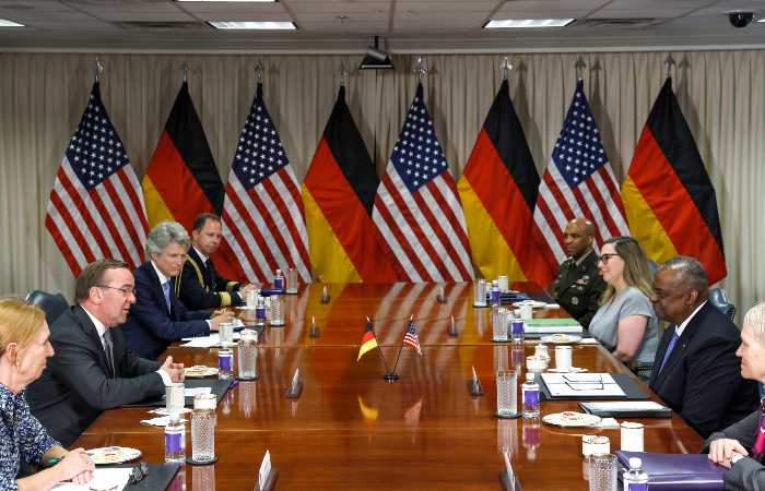 Министры обороны США и Германии обсудили укрепление восточного фланга НАТО и Украину