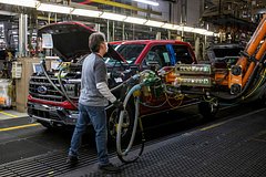 Ford уволит тысячи сотрудников в Европе
