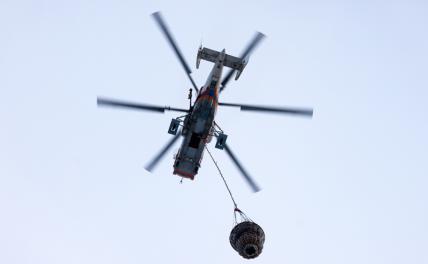 Пожар на складах в Москве тушат при помощи вертолетов