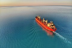 В испанский порт запретили вход танкера с дизелем с бывшего российского судна