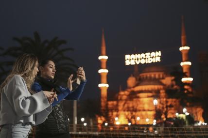 Отдых в Турции после обвала лиры: все расчеты в долларах или евро