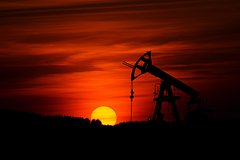 Уровень добычи нефти в России после обещаний о сокращении оценили