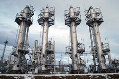 Поставки российского газа через Украину упали