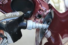 Эстония запретит водителям ввозить российский бензин в канистрах
