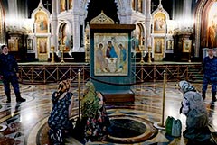В Минкультуры заявили, что икона "Троица" остается в музейном фонде РФ