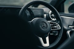 Mercedes отказался сотрудничать с Молдавией из-за реэкспорта машин в Россию