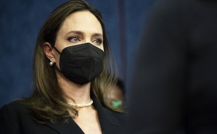 Анджелина Джоли, Шонн Пенн их коллеги по Голливуду рвутся на Украину, как на съёмочную площадку