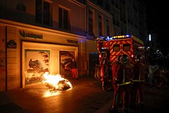 Власти Франции помогут владельцам пострадавших от погромов магазинов