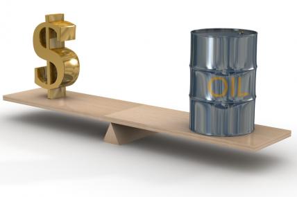 Жизнь после нефтяного эмбарго: эксперт сделал прогноз курса доллара и оценил потери бюджета